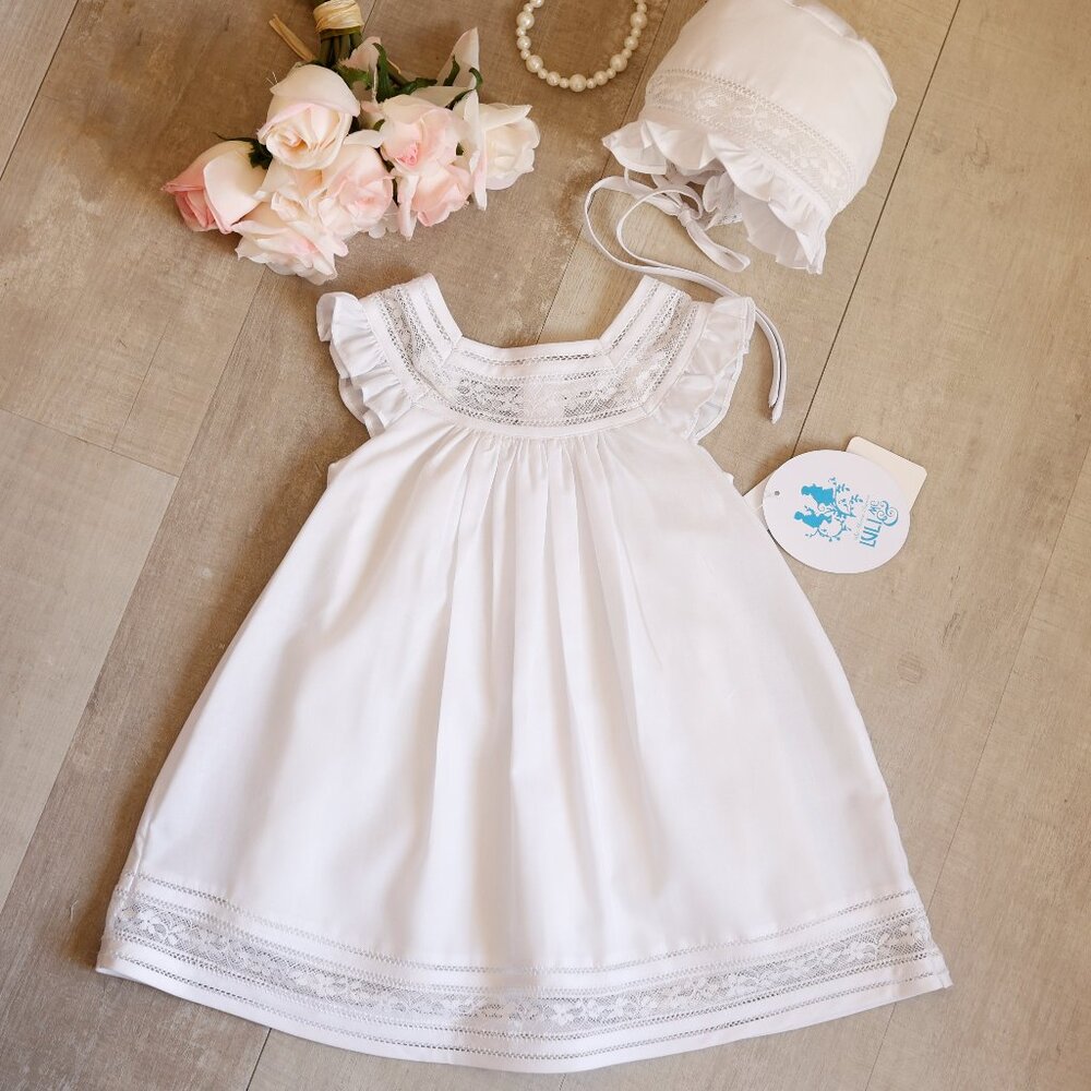 White Heirloom Dress & Bonnet Set Flutter Sleeve Lace Inlay Boutique 6 Month NWT